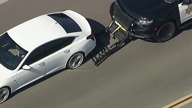 Zachytáva� selhal, auto skon�ilo ve zdi domu