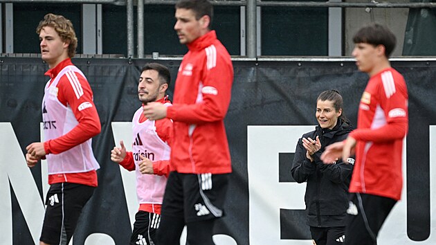 Marie-Louise Etaová a její sv��enci na tréninku Unionu Berlín