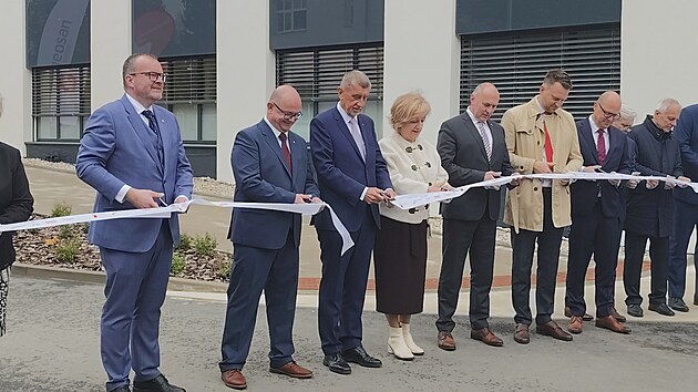P�sku u dokon�en�ho pavilonu v rychnovsk� nemocnici st��hal i premi�r Andrej Babi�. (15. dubna 2026)