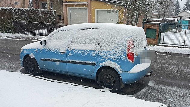 Sn�h v p�tek r�no p�ekvapil obyvatele Kazn�jova na Plze�sku. (10. dubna 2026)
