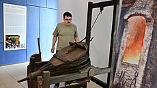 Výstava v BrnÄ� představuje meÄ� jako zbraň, odznak moci i řemeslný artefakt