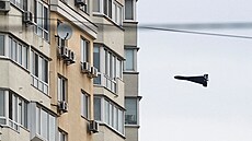 Ruský kamikaze dron Geran 2 �ili �áhed úto�í na kyjevské sídli�t�. (16. dubna...