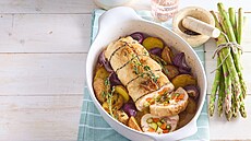 Ku�ecí roláda s ch�estem a pe�ený brambor