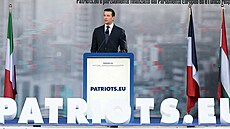 Europoslanec a p�edseda francouzské krajn� pravicové strany Národní sdru�ení...