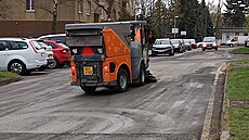 Blokové �i�t�ní ulic a chodník� v Praze (ilustra�ní snímek)