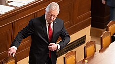 Ministr obrany Jaromír Z�na na mimo�ádné sch�zi Poslanecké sn�movny, kterou...