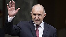 Favorit. Rumen Radev slibuje skoncovat s korupcí.