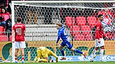 Olomoucký Michal Beran slaví gól proti Pardubicím.