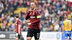 Spar�anský kapitán Luká� Haraslín se raduje z gólu proti Teplicím.