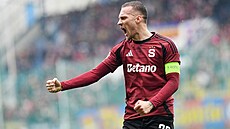 Spar�anský kapitán Luká� Haraslín se raduje z gólu proti Teplicím.