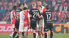Rozmí�ka mezi fotbalisty Slavie a Plzn�.