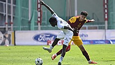 Yahaya Lawali z Kraviné v utkání proti Dukle
