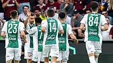 Fotbalisté Jablonce se radují z gólu Sebastiána Nebyla proti Spart�.