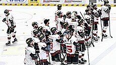 Zklamaní hokejisté Sparty po prohraném prodlou�ení v Pardubicích