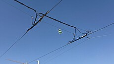 Tzv. d�lící sekce na most�. Elektricky rozd�luje smíchovskou a podolskou stranu.