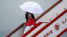 Pape� Lev XIV. zahájil svou náv�t�vu Afriky v Al�írsku, po p�íletu ho vítal...