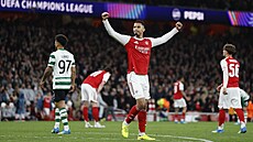 William Saliba slaví postup Arsenalu do semifinále Ligy mistr�.