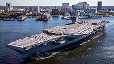 Americká letadlová lo� USS George H. W. Bush (12. listopadu 2024)