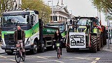 Dopravu v Dublinu zkomplikovali blokádou protestující proti vysokým cenám...