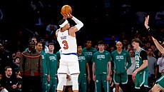 Úsp�ná trojka newyorského Joshe Harta v zápase proti Bostonu.