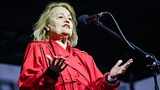 Slováci v Bratislav� i dal�ích m�stech demonstrovali proti plán�m vlády Roberta...