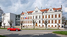 V bývalé zem�d�lské �kole ve Vysokém Mýt� se oficiáln� otev�elo Krajské...