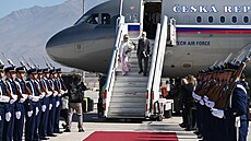Prezident Petr Pavel s man�elkou Evou po p�íletu do Santiaga de Chile. Pavel v...