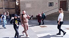 D�íve platilo, �e v teplákovce vyrá�eli na Hrad jen sov�t�tí turisté. �asy se...