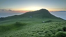 Elliðaey je malý ostrov ji�n� od Islandu, který je sou�ástí souostroví...