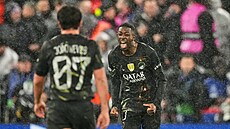 Ousmane Dembélé (PSG) se raduje v 72. minut� z gólu v odvet� �tvrtfinále Ligy...