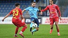 FK Ústí nad Labem - MFK Chrudim, 2. fotbalová liga.. Zleva Adam �i�ovský,...