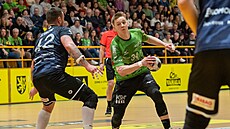 �tvrtfinále extraligy házenká�� Zub�í (v zeleném) - Lovosice.