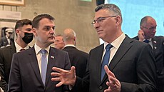 �eský ministr zahrani�í Petr Macinka v Jad va�em v Jeruzalém� se svým...