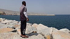 Pohled na pob�e�í Hormuzského pr�livu b�hem útoku na Írán. (2. b�ezna 2026)