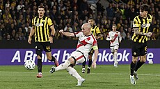 Kapitána Raya Vallecana Isi Palazón st�ílí gól do sít� AEK Atény v odvet�...