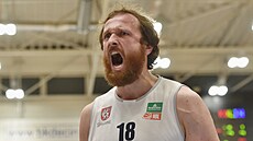 D��ínský pivot Robert Landa se vyhecoval jako zamlada.