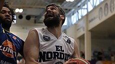 Maksim �turanovi� z D��ína ve speciálním dresu pro derby s Ústím nad Labem