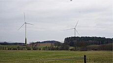 Pohled na dva v�trníky u Rad�e z louky nad Studencem. Vizualizace je sou�ástí...