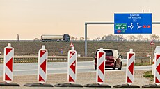 Hradec Králové zva�uje v oblasti Ploti�� nad Labem alternativy pro napojení...
