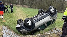 U K�enov na Doma�licku havarovalo osobní auto, �idi� v n�m zem�el. P�evrácené...
