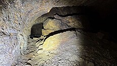 Historické pivovarské sklepy v Kyn�perku nad Oh�í.  Na snímku je vid�t propadlý...