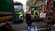 Traktory zablokovaly dublinskou ulici O�Connell Street v rámci protestu proti...