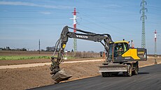 Stavební práce na dálni�ním úseku D35 Sadová-Ploti�t�. (18. dubna 2026)