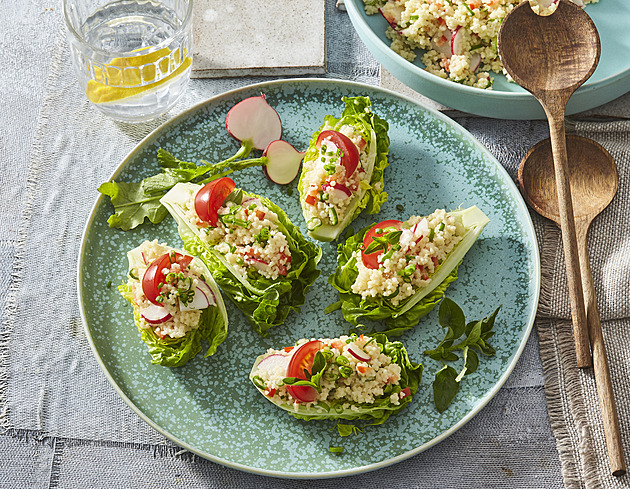 Osvěžující salátové misky s kuskusem: Rychlý, zdravý a lehký předkrm bez vaření