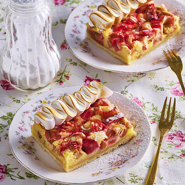 Rebarborové řezy se sněhovou čepicí: Nadýchaný dezert s citronovou vůní