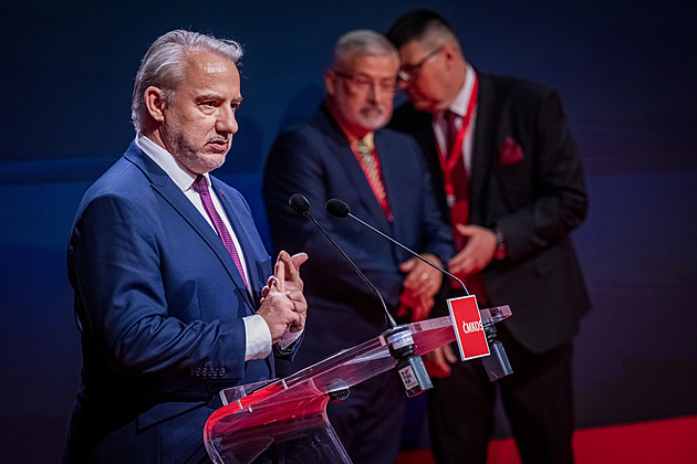 Zasedla tripartita. Na penze náročných profesí čekáme tři dekády, řekly odbory