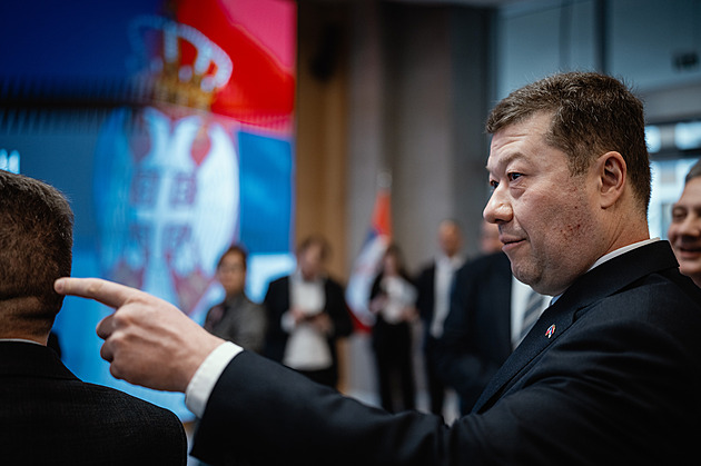 Okamura kritizuje převoz Američana s rizikem eboly. Lidé mají obavy, tvrdí