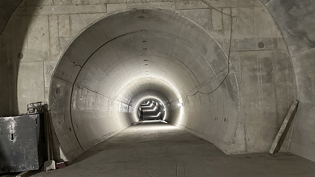 OBRAZEM: Finišuje ražba stanice Pankrác metra D. Vidět je jádro i tunely eskalátorů