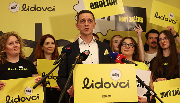 Lidovci odmítli změnu financování ČT. Podpořili Pavla i přijetí eura