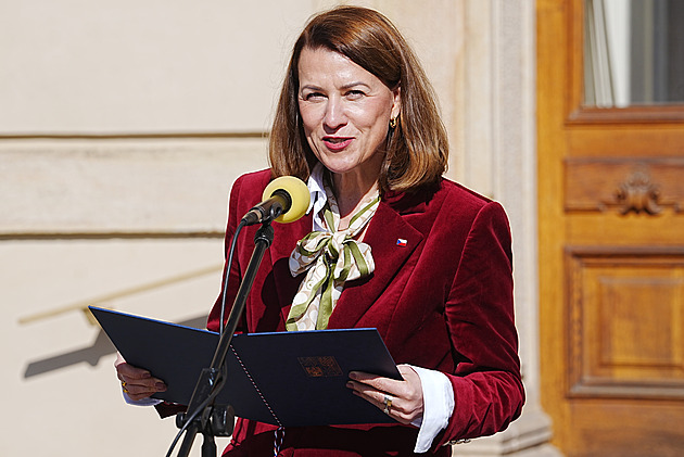 Zaměstnanci Úřadu vlády budou stávkovat. Kritizují přesun agend na ministerstva